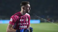 BRI Super League: Persib Terancam Tanpa Adam Przybek saat Lawan PSBS, Bojan Hodak Tetap Percaya Diri