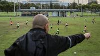 Pengamat Malaysia: PSSI Harus Lebih Banyak Orbitkan Pelatih Muda Seperti Nova Arianto di Timnas Indonesia